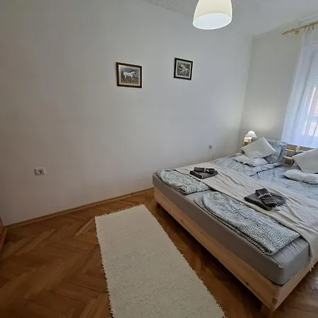 Apartament Apartalatt Vendeghaz Eger