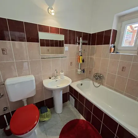 Apartalatt Vendeghaz Apartament